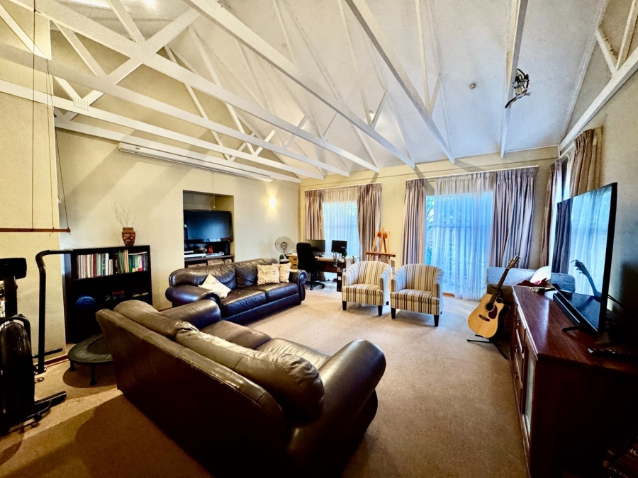 5 Bedroom Property for Sale in Van Der Hoff Park North West